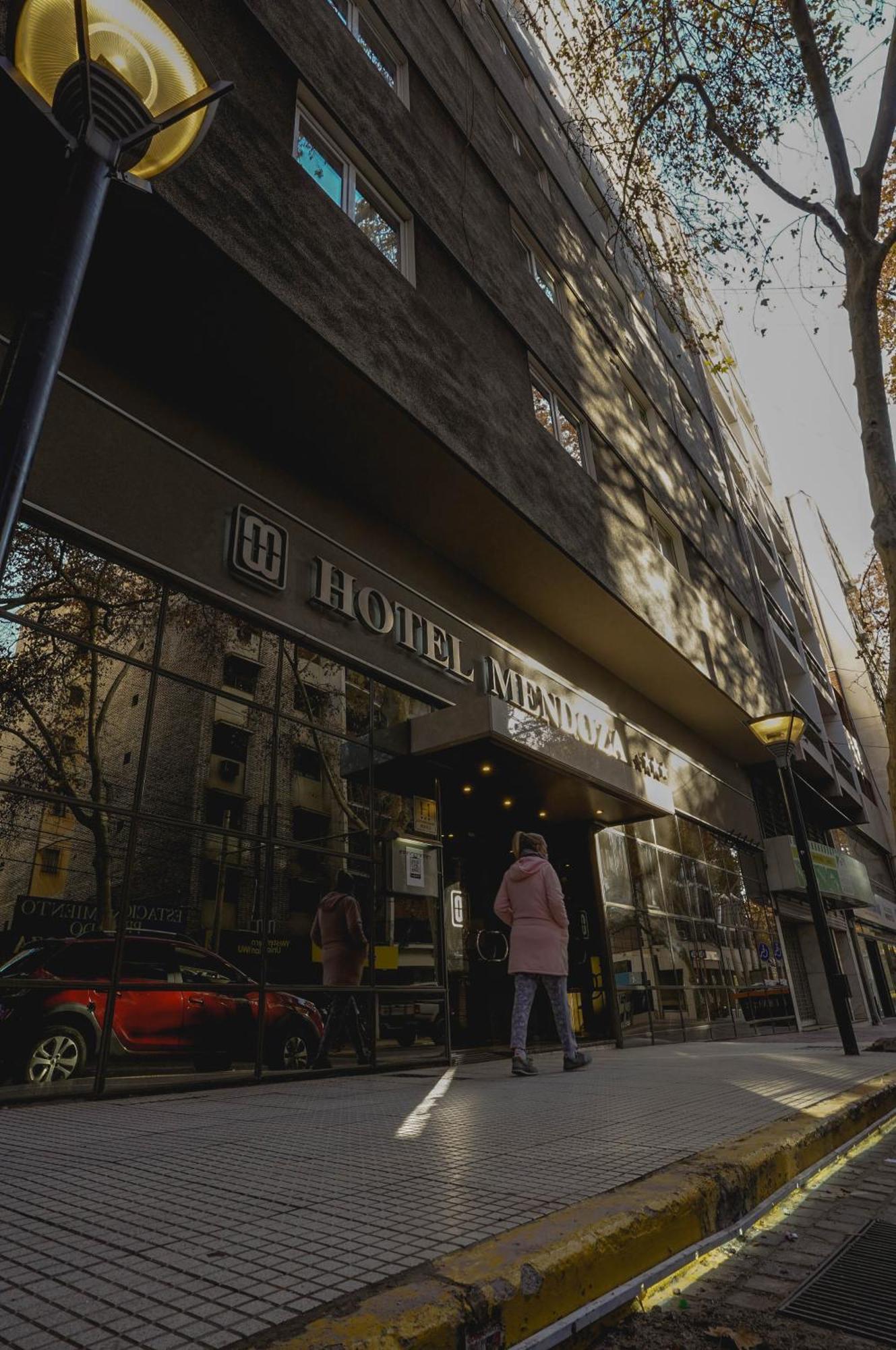 Hotel Mendoza Exterior photo